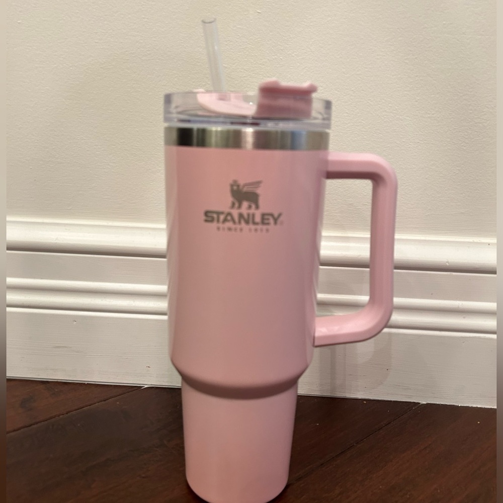 Glossy shiny pink Stanley 40oz used once with water!